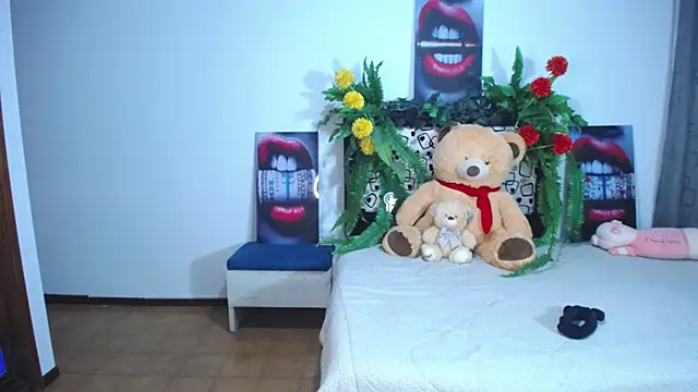 Snapshot of lika_little0 chatting on 03-01-26, 12:01 lika little0 online show from 03-01-26, 12:01