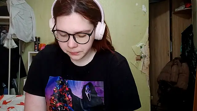 Snapshot of VannessaDillenbeck chatting on 02-28-26, 06:14 VannessaDillenbeck online show from 02-28-26, 06:14