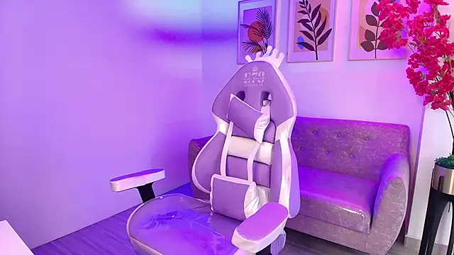 Maddie T18 online show from 02-09-26, 11:25