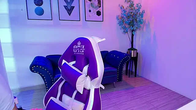 Maddie T18 online show from 03-31-26, 11:43