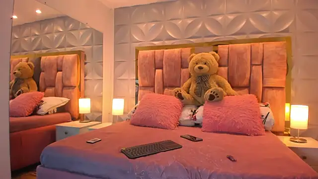 Snapshot of Paris_Velvet chatting on 02-02-26, 10:19 Paris Velvet online show from 02-02-26, 10:19