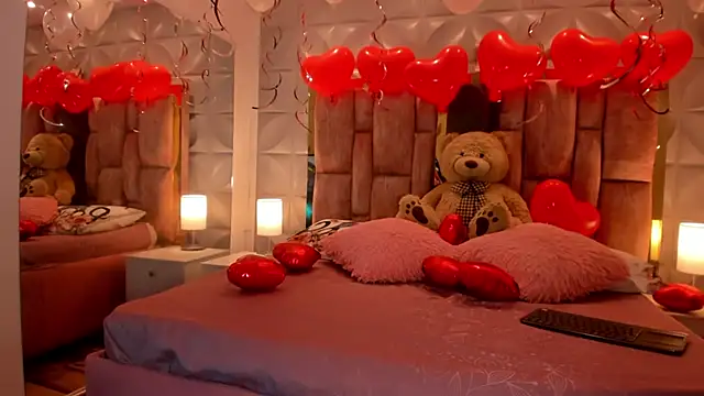 Snapshot of Paris_Velvet chatting on 02-17-26, 11:11 Paris Velvet online show from 02-17-26, 11:11