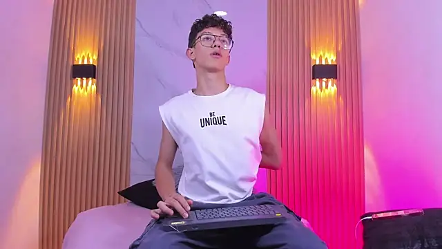 Christopher Hunter online show from 02-24-26, 07:56