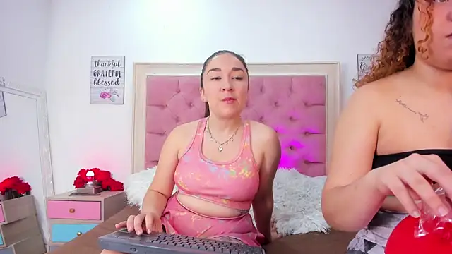 Snapshot of AmbarClarck chatting on 02-23-26, 12:02 AmbarClarck online show from 02-23-26, 12:02