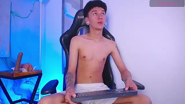 Snapshot of David_Banks_ chatting on 03-13-26, 02:23 David Banks online show from 03-13-26, 02:23