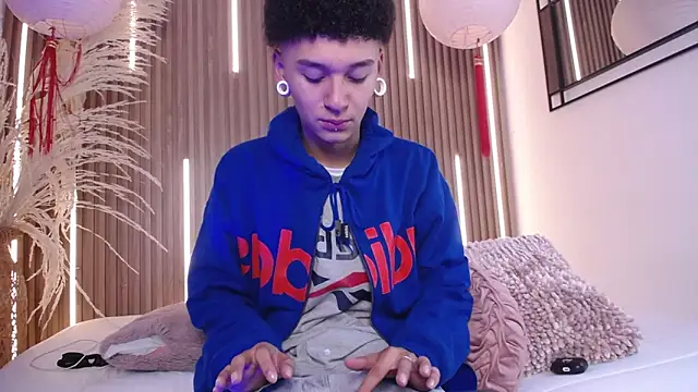 Snapshot of David_Banks_ chatting on 03-20-26, 12:32 David Banks online show from 03-20-26, 12:32