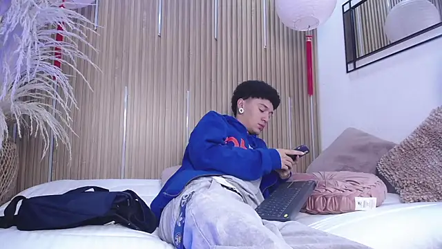 Snapshot of David_Banks_ chatting on 03-21-26, 12:21 David Banks online show from 03-21-26, 12:21