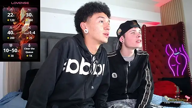 Snapshot of David_Banks_ chatting on 03-26-26, 04:07 David Banks online show from 03-26-26, 04:07