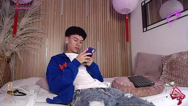 Snapshot of David_Banks_ chatting on 04-01-26, 12:39 David Banks online show from 04-01-26, 12:39