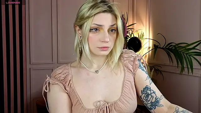 Snapshot of AvaSun chatting on 02-24-26, 10:41 AvaSun online show from 02-24-26, 10:41