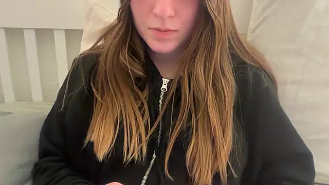 Snapshot of Lucyschickt chatting on 02-15-26, 07:54 Lucyschickt online show from 02-15-26, 07:54