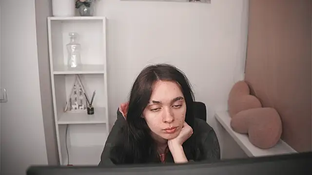 Snapshot of GinnyKittle chatting on 03-01-26, 06:54 GinnyKittle online show from 03-01-26, 06:54