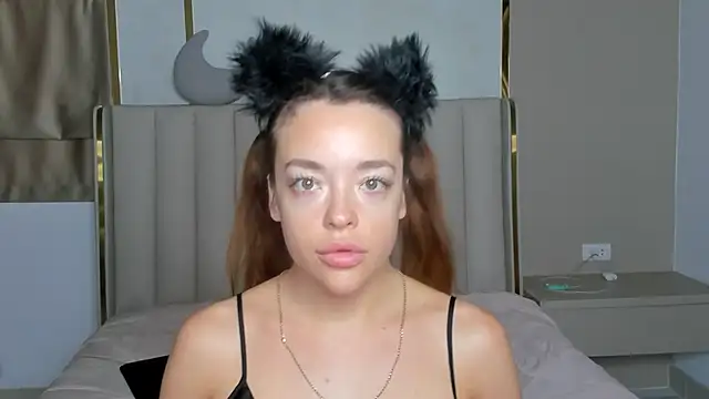 Snapshot of stellaa_quenn chatting on 02-11-26, 12:15 stellaa quenn online show from 02-11-26, 12:15