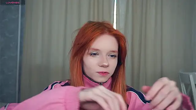 Snapshot of TarynPalek chatting on 02-06-26, 06:29 TarynPalek online show from 02-06-26, 06:29