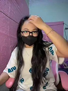 Leeeiuu online show from 02-21-26, 12:17