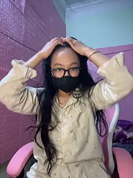 Leeeiuu online show from 02-23-26, 12:57