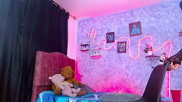 Snapshot of Everlin__Hot_ chatting on 02-05-26, 11:26 Everlin Hot online show from 02-05-26, 11:26