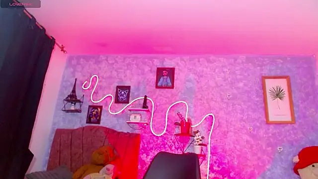 Snapshot of Everlin__Hot_ chatting on 03-02-26, 10:44 Everlin Hot online show from 03-02-26, 10:44