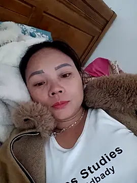 Snapshot of neyney110 chatting on 02-06-26, 04:17 neyney110 online show from 02-06-26, 04:17