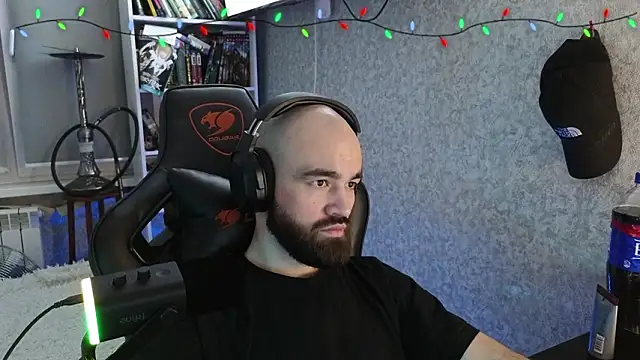 Snapshot of _Mostly_ chatting on 02-01-26, 11:58 Mostly online show from 02-01-26, 11:58