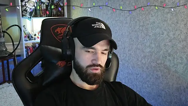 Snapshot of _Mostly_ chatting on 02-04-26, 01:00 Mostly online show from 02-04-26, 01:00