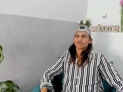 Noha-Smith online show from 02-01-26, 04:33