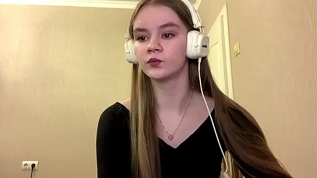 Snapshot of AgnesShy_ chatting on 02-21-26, 07:20 AgnesShy online show from 02-21-26, 07:20