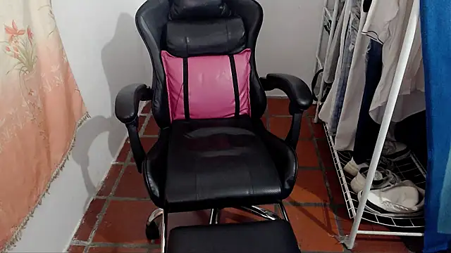 Snapshot of BOY_0914 chatting on 02-27-26, 05:18 BOY 0914 online show from 02-27-26, 05:18