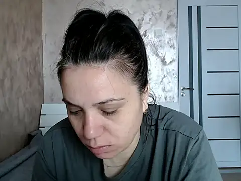 LorraGrey online show from 04-15-26, 05:47