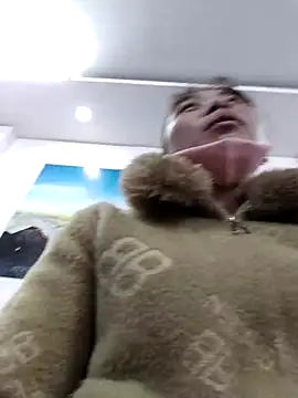 Snapshot of Bella-222 chatting on 02-22-26, 03:21 Bella-222 online show from 02-22-26, 03:21