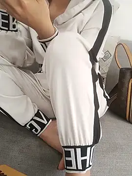 Snapshot of Leexus-niew chatting on 02-01-26, 06:56 Leexus-niew online show from 02-01-26, 06:56