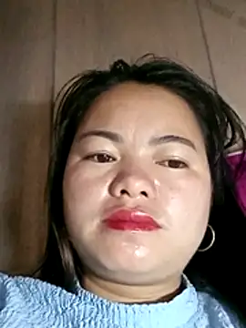 Snapshot of emlylyxinh chatting on 02-11-26, 06:46 emlylyxinh online show from 02-11-26, 06:46