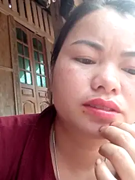 Snapshot of emlylyxinh chatting on 02-13-26, 09:27 emlylyxinh online show from 02-13-26, 09:27