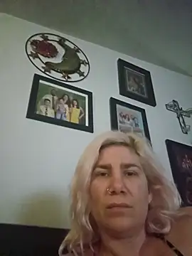 Snapshot of Icequeen1981 chatting on 02-02-26, 05:00 Icequeen1981 online show from 02-02-26, 05:00