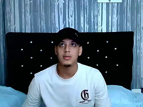 Snapshot of Noah_Blackk chatting on 02-05-26, 02:00 Noah Blackk online show from 02-05-26, 02:00