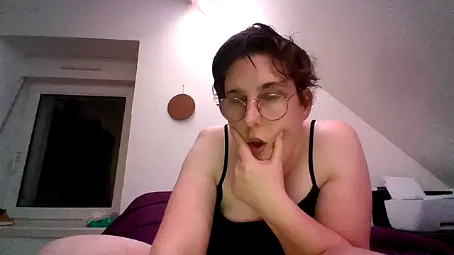 OIseauNoir88 online show from 02-02-26, 08:18