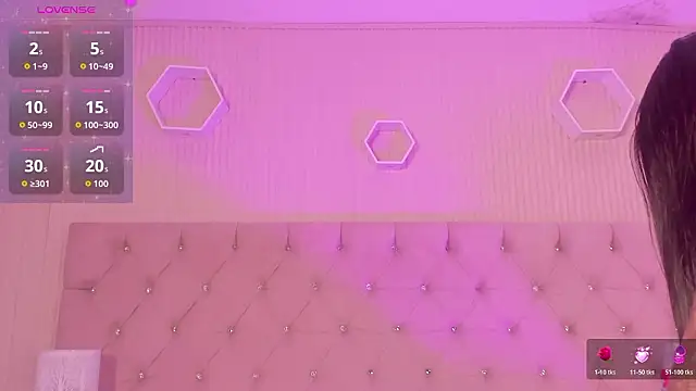 Snapshot of JazminRusso_ chatting on 02-17-26, 05:37 JazminRusso online show from 02-17-26, 05:37