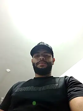 Snapshot of KLEYTON33 chatting on 02-04-26, 05:24 KLEYTON33 online show from 02-04-26, 05:24