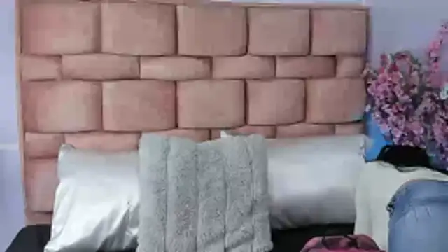 Snapshot of amy_noa chatting on 02-15-26, 12:40 amy noa online show from 02-15-26, 12:40