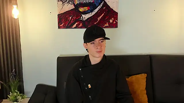 Lio      online show from 02-22-26, 04:02