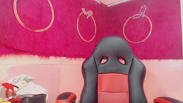 Snapshot of isabella_vogue chatting on 02-15-26, 11:41 isabella vogue online show from 02-15-26, 11:41