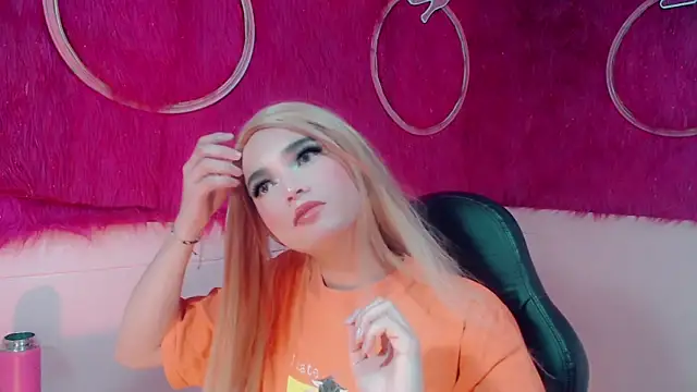 Snapshot of isabella_vogue chatting on 02-16-26, 11:28 isabella vogue online show from 02-16-26, 11:28