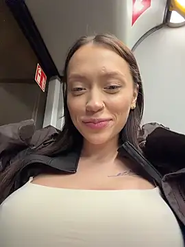 Snapshot of CityLynx chatting on 03-03-26, 04:35 CityLynx online show from 03-03-26, 04:35