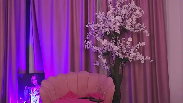 Snapshot of CassandraFoxy chatting on 02-06-26, 05:23 CassandraFoxy online show from 02-06-26, 05:23