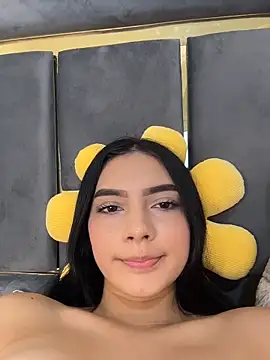 Doll Alaia  online show from 02-26-26, 07:24