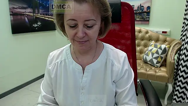 Snapshot of MONA_W chatting on 02-20-26, 11:32 MONA W online show from 02-20-26, 11:32