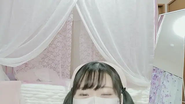 Snapshot of MOE_o0 chatting on 04-04-26, 09:18 MOE o0 online show from 04-04-26, 09:18