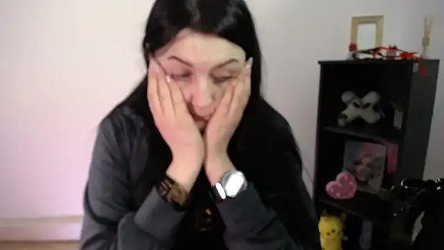 Snapshot of TurnMe_On chatting on 02-13-26, 01:07 TurnMe On online show from 02-13-26, 01:07