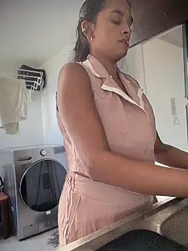 Snapshot of LunaHeat chatting on 02-16-26, 05:09 LunaHeat online show from 02-16-26, 05:09