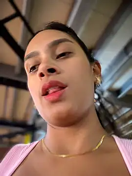 Snapshot of LunaHeat chatting on 02-26-26, 03:00 LunaHeat online show from 02-26-26, 03:00